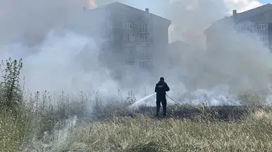 Keşan'da ot yangını trafoya sıçramadan söndürüldü 