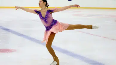  Artistik Buz Pateni ve Senkronize Buz Pateni yarışmaları Samsun'da devam ediyor