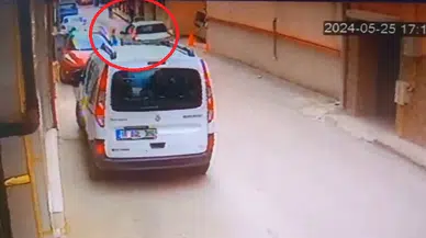 Aniden yola fırlayan Furkan, otomobilin çarpmasıyla ağır yaralandı; kaza kamerada