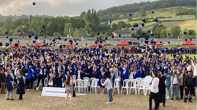 Bartın Üniversitesi'nde mezuniyet heyecanı yaşandı