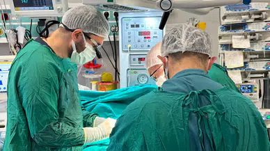 Rize'de kalp rahatsızlığı bulunan prematüre iki bebek ameliyat edildi