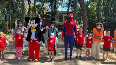 Lösemili çocuklar, özlem duydukları oyun parkında bir araya geldi