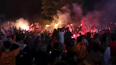 Galatasaraylı taraftarlar, Ankara'da şampiyonluğu coşkuyla kutladı 
