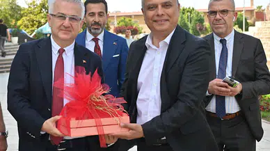Başkan Uysal, Kepez Belediyesi'ni ziyaret ett