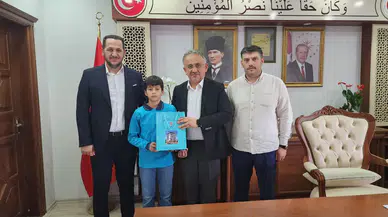 Bayburt'ta Bir Genç, 7 Ayda Hafızlık Unvanını Kazandı