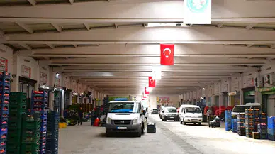 Manisa'da hallerdeki otoparklarda ücretsiz bekleme süresi uzatıldı