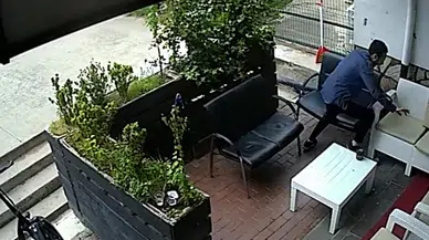 Eski sevgilisinin çalıştığı dükkana ateş açtı, yandaki iş yeri önünde oturan kadın kuaförü öldü 