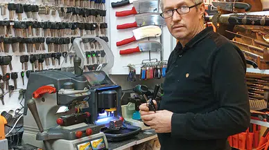 Zonguldaklı Celal usta 36 yıldır anahtarcılık ve çilingirlik yapıyor