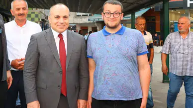 Artvin Valisi Cengiz Ünsal, Hopa İlçesi'nde Esnaf ve Vatandaşları Ziyaret Etti