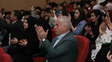 Bayburt Belediye Başkanı Mete Memiş, Şiir Dinletisi Programına Katıldı