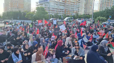 İstanbul-Avcılar'da anne ve çocuklardan İsrail protestosu 
