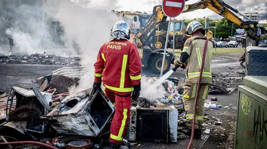 Yeni Kaledonya’dan 1200 yabancı ülke vatandaşı tahliye edildi