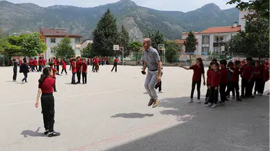 Amasya'da "Geleneksel Çocuk Oyunları Şenliği" düzenlendi