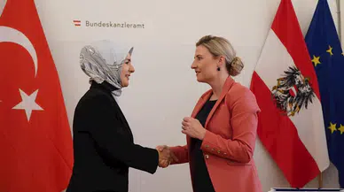 Bakan Göktaş, Avusturyalı mevkidaşı Raab ile görüştü