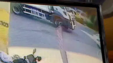 İstanbul-Esenyurt'ta çöp kamyonunun çarptığı çocuk hayatını kaybetti 