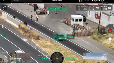 Şanlıurfa'da, otomobilin yakıt deposu ve yedek lastiğinde kaçak telefon ve sigara ele geçti