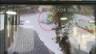 Otomobilin çarptığı yayanın ağır yaralandığı kaza kamerada