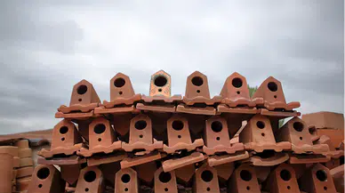 Çorum'da üretilen kuş yuvalı kiremitler yurt içi ve dışına satılıyor