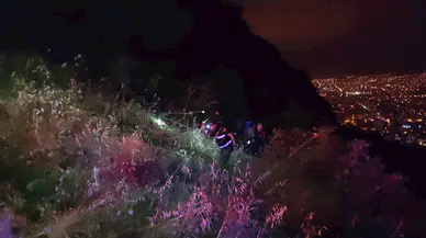 Kozan Kalesi'nde mahsur kalan kadını itfaiye kurtardı