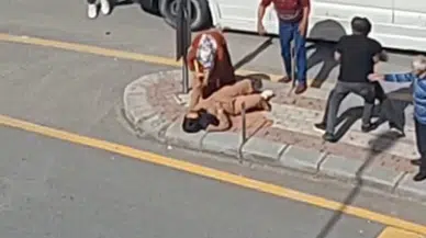 Trafikte yol verme kavgası kamerada