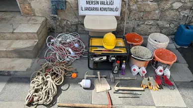 Mersin'de kaçak kazıya 4 gözaltı