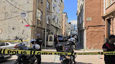 İstanbul - Bayrampaşa'da eşini ve kızını silahla öldürdü - 1