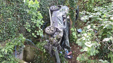 Giresun'da uçuruma yuvarlanan otomobildeki 3 kişi yaralandı