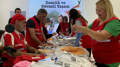 Kızılay'dan bayrama özel kıyafet yardımı