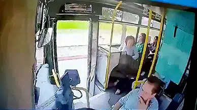 Otobüsün açık kapısından düşen yolcunun ölümüne neden olan sürücüye 6 yıl hapis istemi