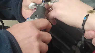 Bolu'da parmağına yüzük sıkışan vatandaşı itfaiye ekipleri kurtardı