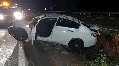 Sivas'ta refüje çarpan otomobil takla attı: 5 yaralı