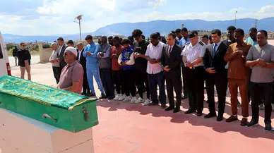 Diyaliz sonrası fenalaşıp hastanede ölen Somalili kadın, toprağa verildi