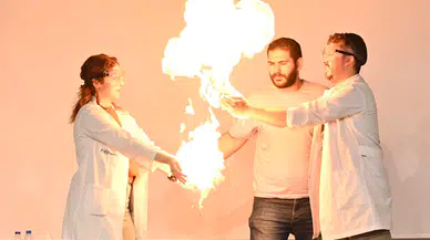 Kepez'in Bilim Merkezi'nden eğlenceli bilim deneyleri 