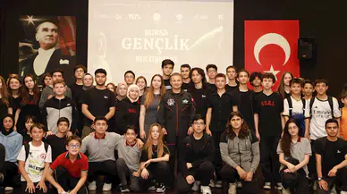 Türkiye'nin ilk astronotu Alper Gezeravcı, Bursa'da öğrencilerle buluştu