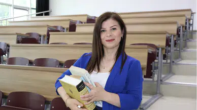 Hayalini kurduğu üniversiteden 43 yaşında birincilikle mezun oldu 