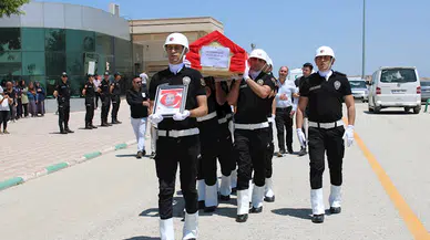 Kalp krizi geçirerek ölün polis memuru toprağa verildi