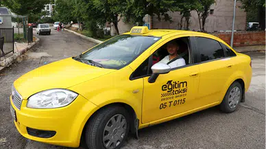 Amasya'da derenin taşması sonucu suya kapılan kadını taksici kurtardı