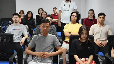 Şehit Eren Bülbül Gençlik Merkezindeki drama atölyesinde eğitimler sürüyor