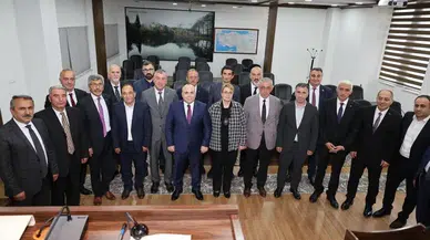 Artvin Valisi Ünsal'dan İl Genel Meclisi'ne ziyaret