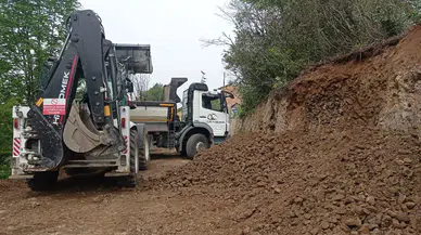 Rize İl Özel İdaresi yol çalışmalarını aralıksız devam ediyor.
