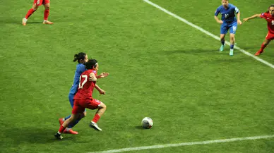 A Milli Kadın Futbol Takımı Teknik Direktörü Necla Güngör Kıragası: Bizi desteklemeye devam edin