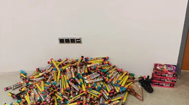 1'inci Lig Play-Off Finali'nde stada meşale ve torpil sokan 2 kişiye gözaltı (2)