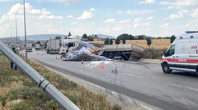 TIR ile kamyonetin çarpıştığı kazada ölenlerin sayısı 3 oldu 