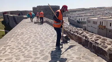 UNESCO listesindeki tarihi surlarda temizlik çalışması