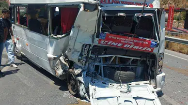 Midibüsün yolcu minibüsüne çarptığı kazadaki 17 yaralıdan 13'ü taburcu edildi