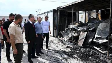 Vali Yılmaz: Yanan konteynerlerin yerine en kısa zamanda yenilerini kuracağız 