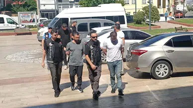 Otomobilde 4 kilo 900 gram uyuşturucuyla yakalanan 3 şüpheli tutuklandı