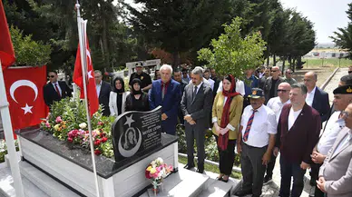  Şehit polis memuru Nefize Çetin Özsoy, mezarı başında anıldı