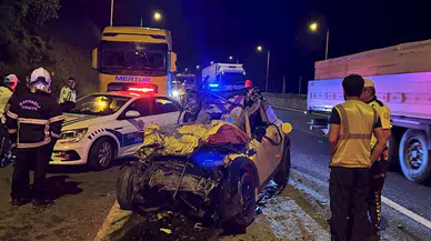 Anadolu Otoyolu'nda kamyona çarpan otomobilin sürücüsü öldü