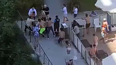 İstanbul - Avcılar'da havuz başında iki grubun bıçaklı kavgası kamerada